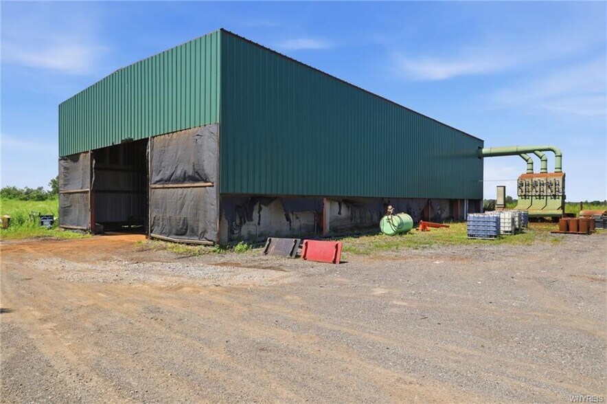 More Photos Of 3779 Lower Mountain Rd, Sanborn General Retail For Sale