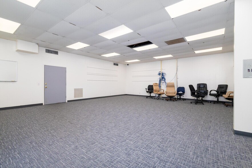 More Photos Of 630 Market St, Steubenville Office For Lease