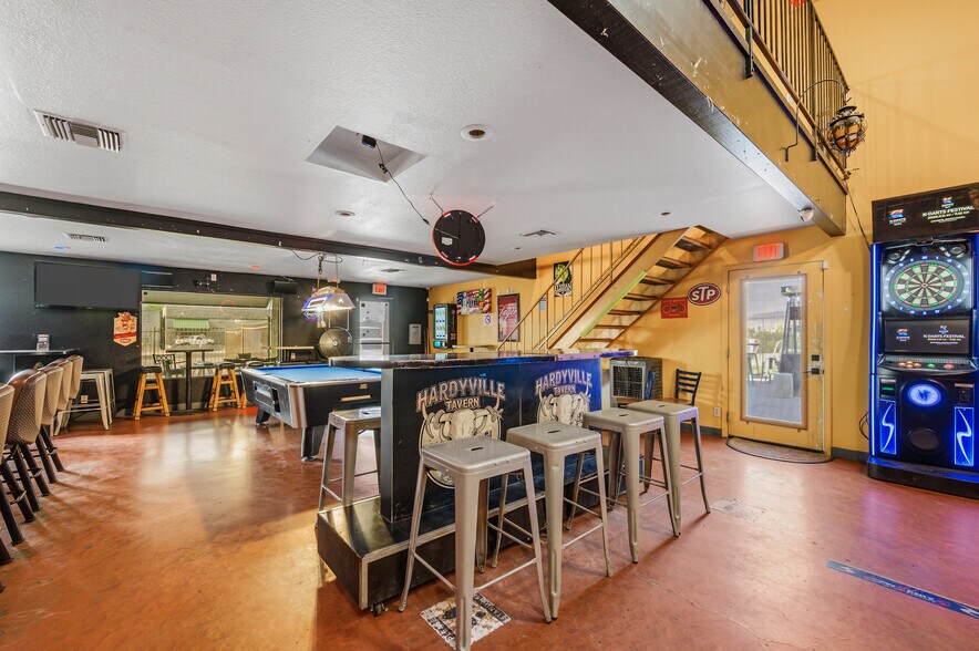 More Photos Of 877 Hancock Rd, Bullhead City Bar For Sale