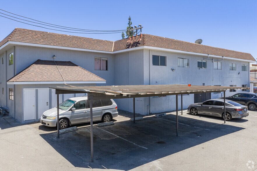 More Photos Of 3143 S H St, Bakersfield Apartments For Sale