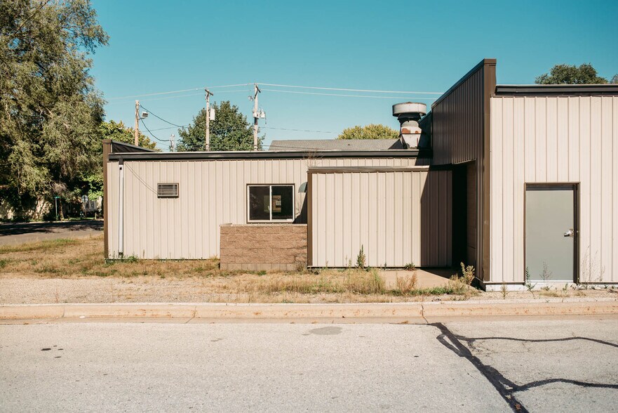 More Photos Of 1102 Island St, La Crosse Industrial For Sale