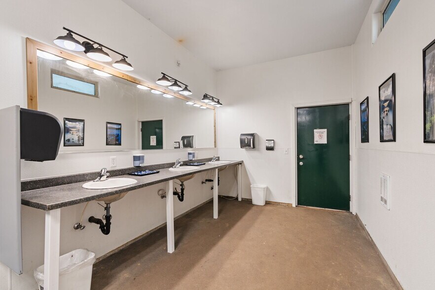 More Photos Of 112 Bylin Rd, Stevenson Trailer Camper Park For Sale