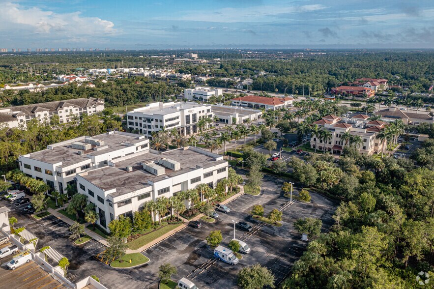 More Photos Of 3530 Kraft Rd, Naples Medical For Lease