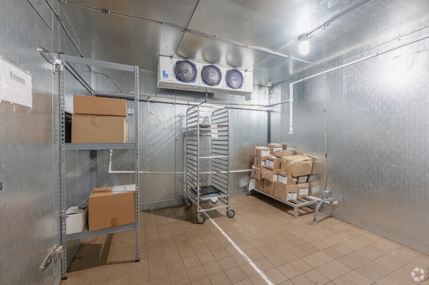 More Photos Of 4145 Wagon Trail Ave, Las Vegas Warehouse For Sale