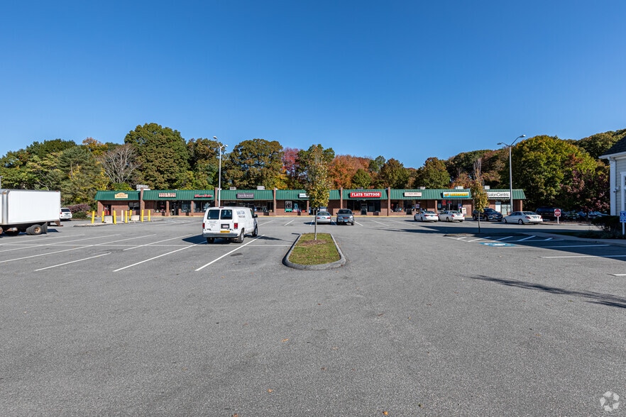 More Photos Of 970-992 Poquonnock Rd, Groton Unknown For Lease