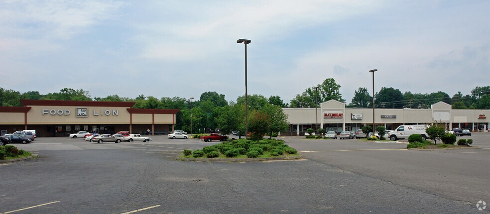 More Photos Of 4812 Country Club Rd, Winston-Salem Unknown For Lease