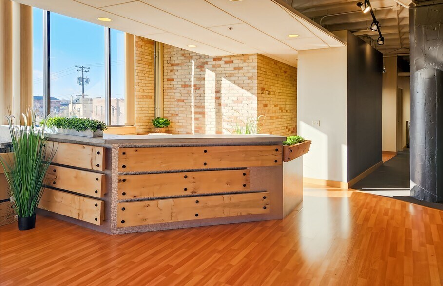 More Photos Of 540 N Broadway, Green Bay Coworking Space