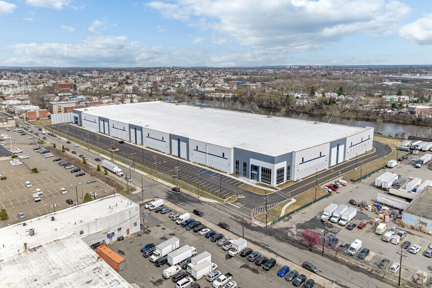 More Photos Of 122 8th St, Passaic Distribution For Lease