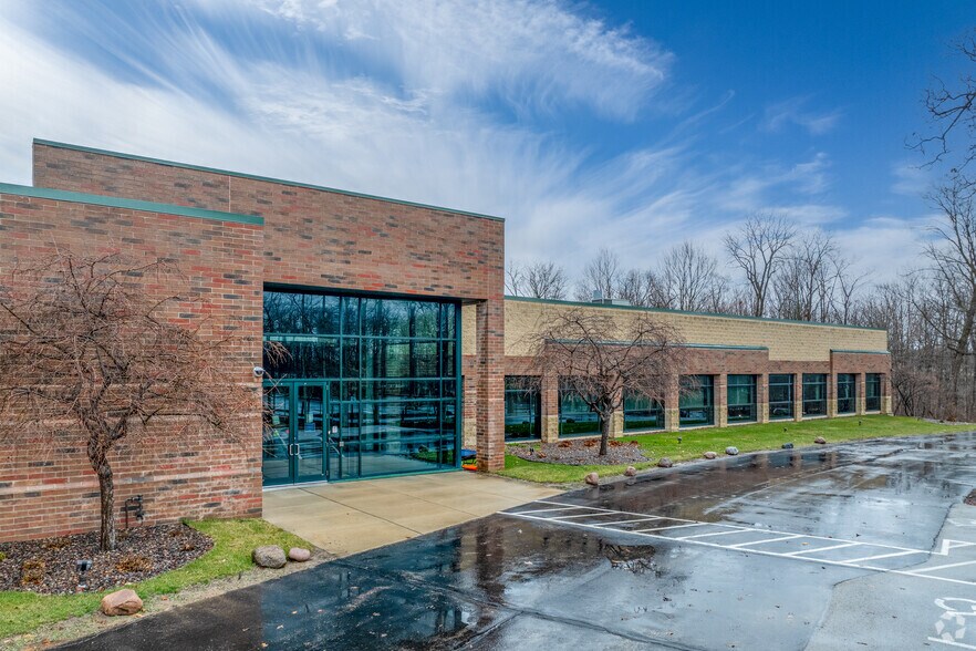 More Photos Of 5445 S Westridge Dr, New Berlin Office For Sale