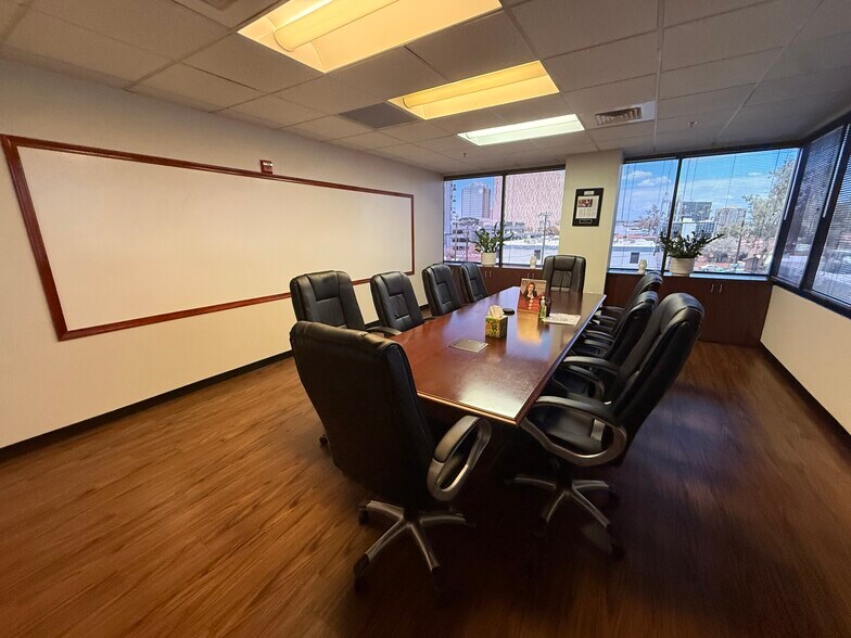 More Photos Of 202 E Earll Dr, Phoenix Medical For Sale