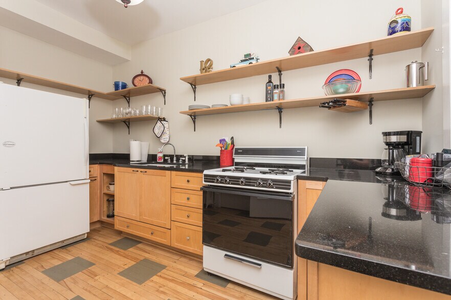 More Photos Of 2409 S Lyndale Ave, Minneapolis Multifamily For Sale
