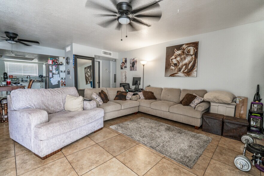 More Photos Of 8108 N 33rd Dr, Phoenix Multifamily For Sale