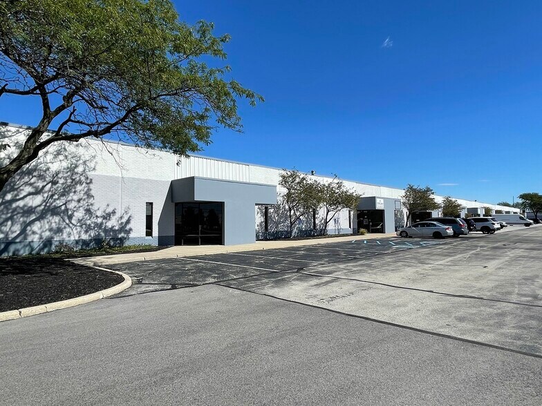 More Photos Of 5636-5762 W 79th St, Indianapolis Light Manufacturing For Lease