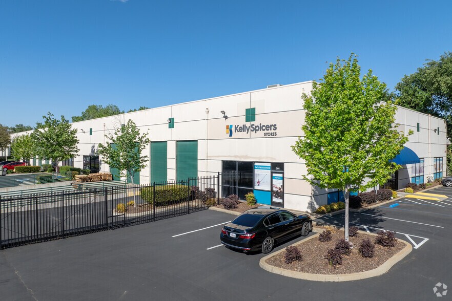 Primary Photo Of 1099 Vine St, Sacramento Warehouse For Lease