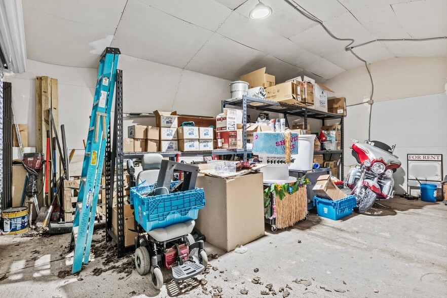 More Photos Of 1415-1419 Leestown Rd, Lexington General Retail For Sale