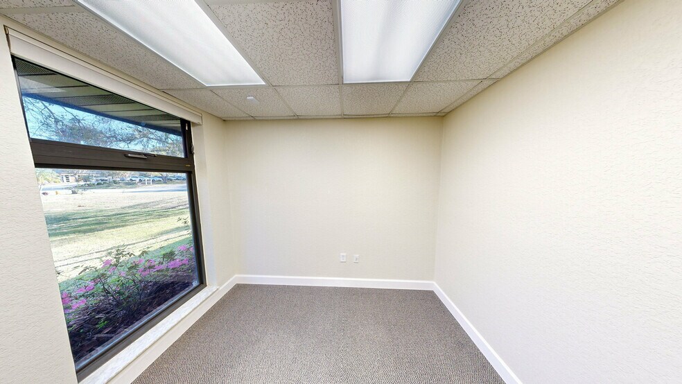 More Photos Of 5151 S Lakeland Dr, Lakeland Office For Sale