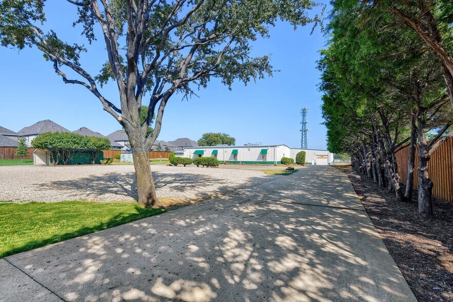 More Photos Of 1877 Witt Rd, Frisco Warehouse For Sale