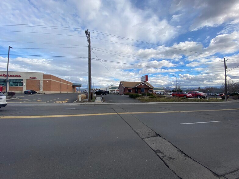 More Photos Of 1600-1648 Plaza Way, Walla Walla Unknown For Lease