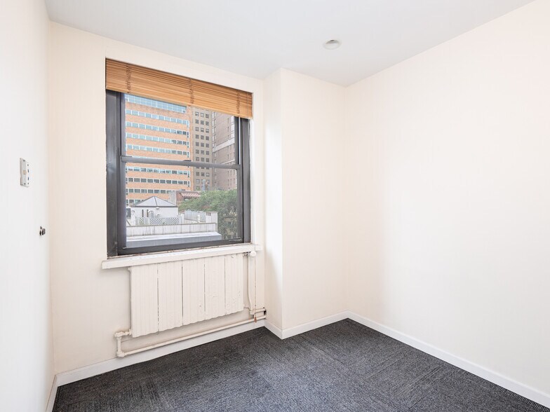 More Photos Of 115 E 61st St, New York Medical For Sale