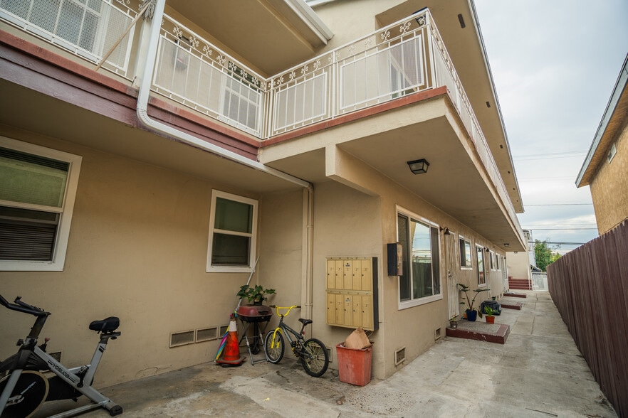 More Photos Of 1415 Cedar Ave, Long Beach Apartments For Sale