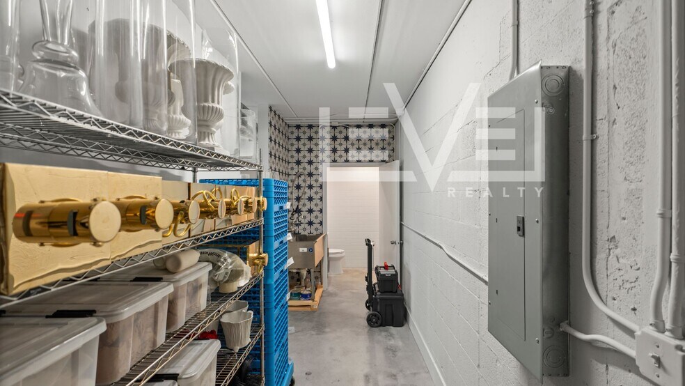 More Photos Of 3500-3580 NE 12th Ave, Fort Lauderdale Storefront Retail Office For Lease