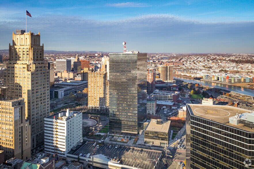 More Photos Of 80 Park Plz, Newark Office For Lease
