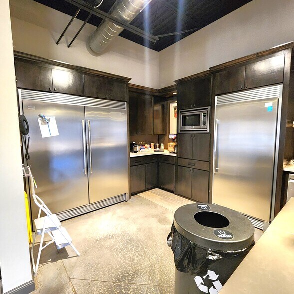 More Photos Of 817 NE 63rd St, Oklahoma City Office For Sale