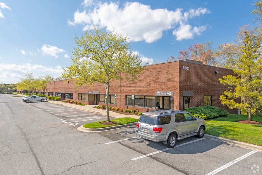 More Photos Of 910 Cromwell Park Dr, Glen Burnie Unknown For Lease