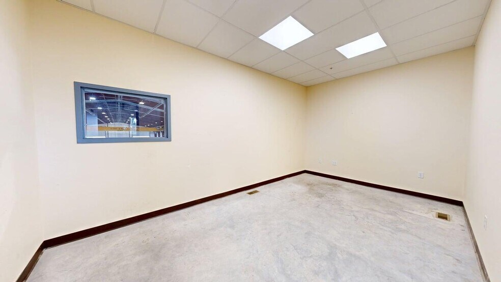 More Photos Of 1202 E Railroad St, Laurel Industrial For Sale