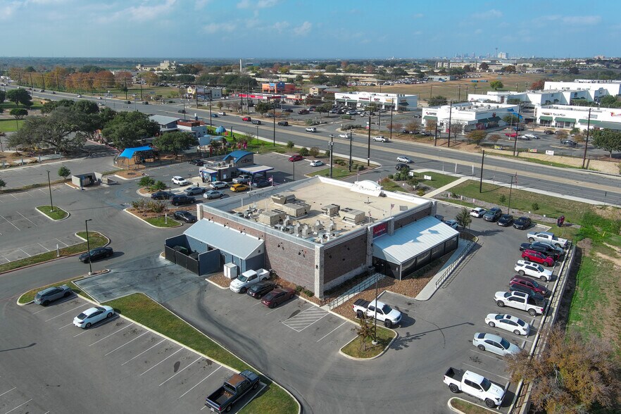 More Photos Of 2368 Military Dr, San Antonio General Retail For Sale