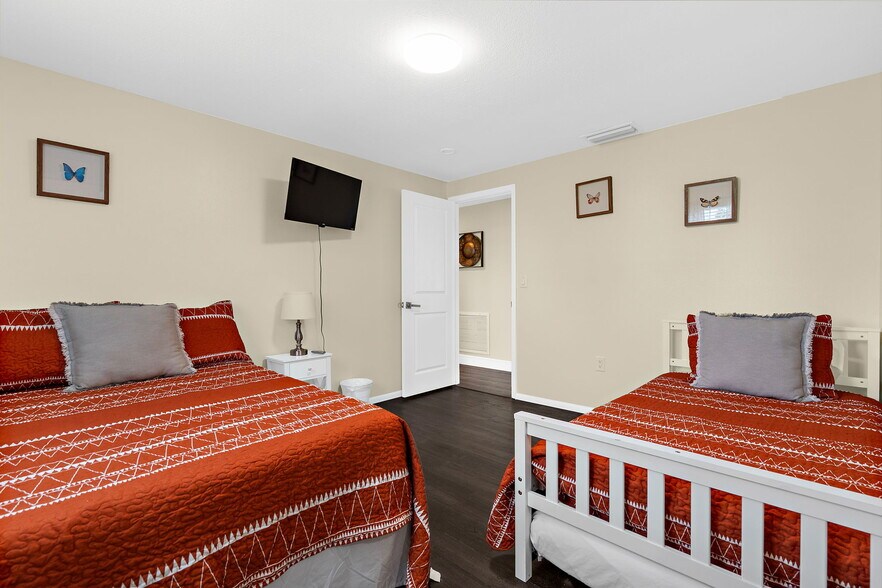 More Photos Of 22226 Sr 64, Bradenton Specialty For Sale