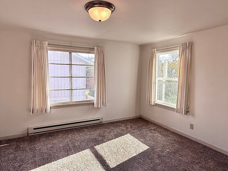 More Photos Of 2301 Willamette St, Eugene Apartments For Sale