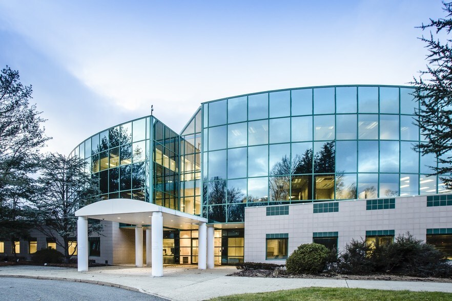 Primary Photo Of 555 MacArthur Blvd, Mahwah Office For Lease