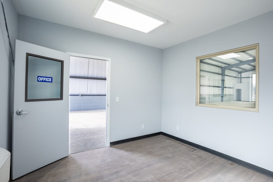 More Photos Of 9 Marigold Ln, Ringgold Warehouse For Lease