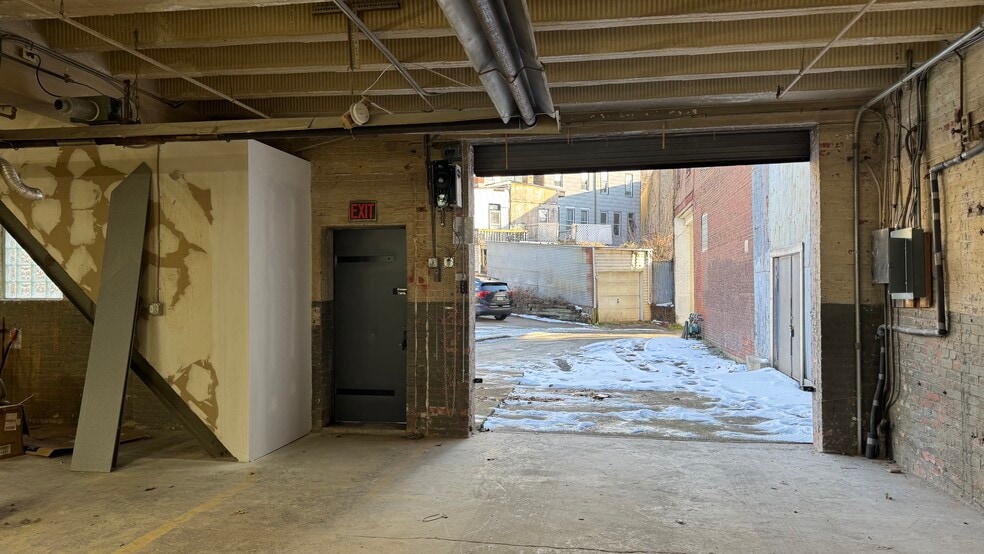 More Photos Of 918 Rickenbach St, Pittsburgh Distribution For Lease