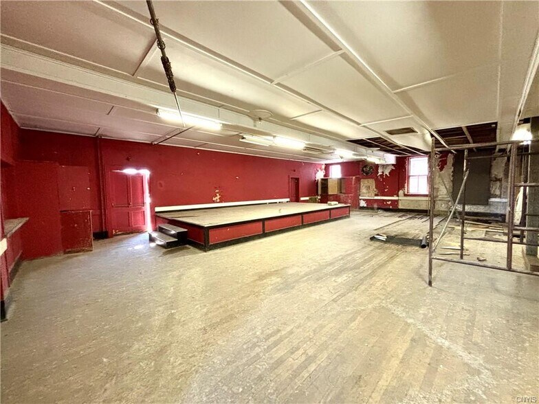 More Photos Of 10 South St, Auburn Office For Sale