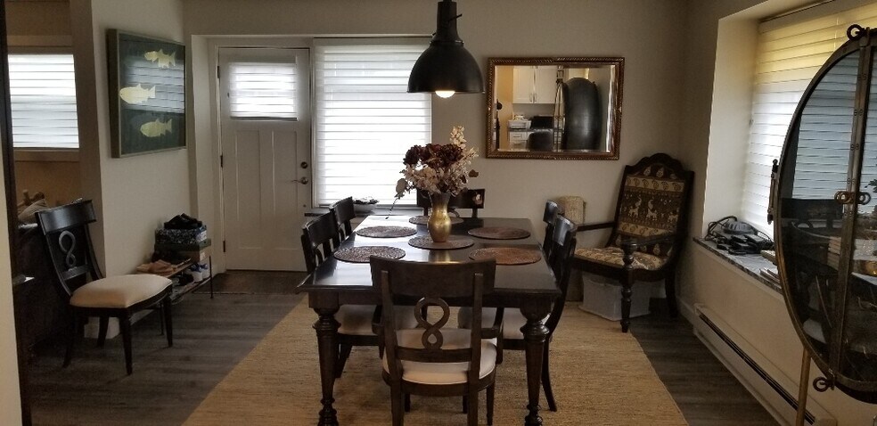 More Photos Of 101-107 S 1st St, La Conner Storefront For Sale