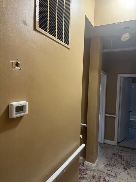 More Photos Of 2449 Shirley Ave, Baltimore Flex For Sale