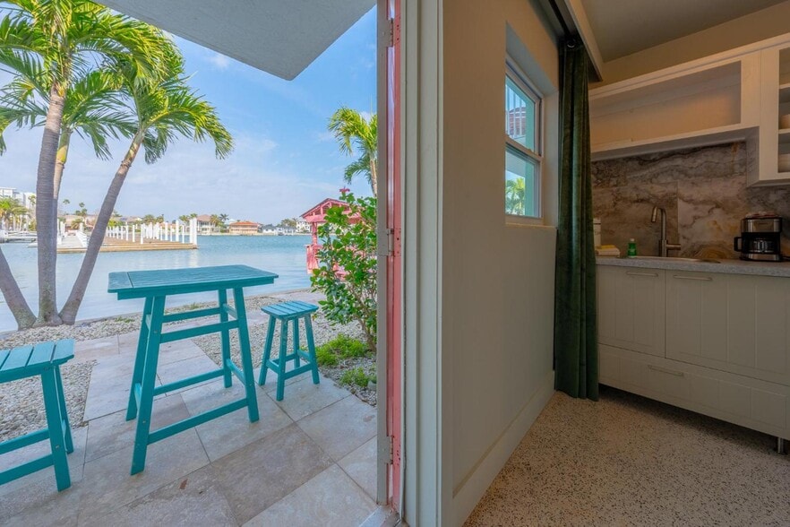 More Photos Of 333 Hamden Dr, Clearwater Beach Hotel For Sale