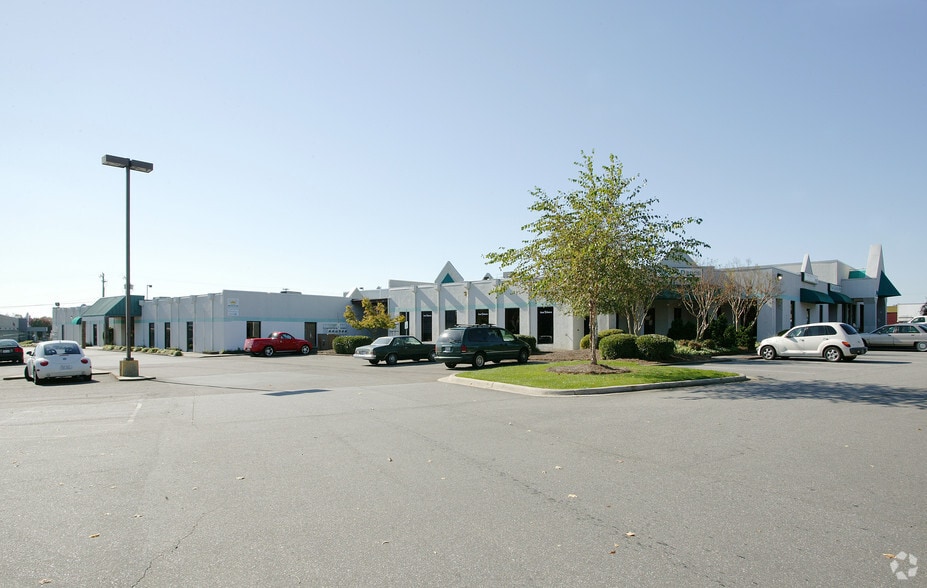 More Photos Of 6000 Meadow Brook Mall Ct, Clemmons Storefront Retail Office For Lease