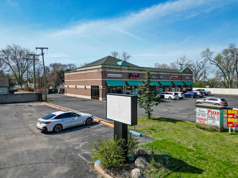 More Photos Of 35241 Warren Rd, Westland Freestanding For Lease