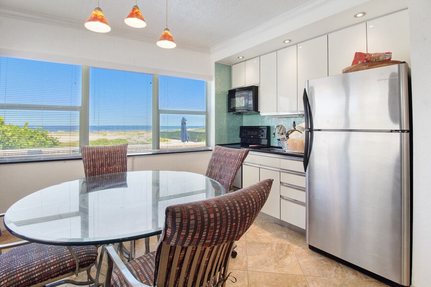 More Photos Of 3401 NE 10th St, Pompano Beach Hotel For Sale