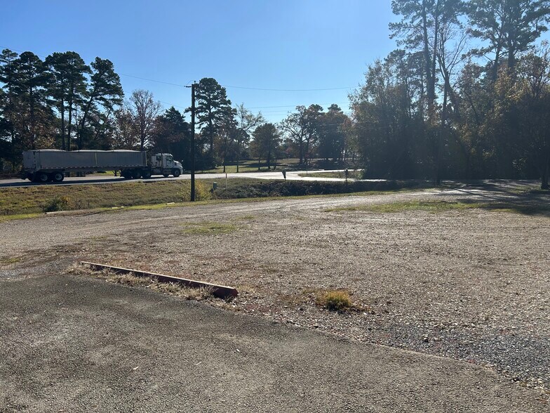 More Photos Of 140 AN County Road 140, Palestine Flex For Sale