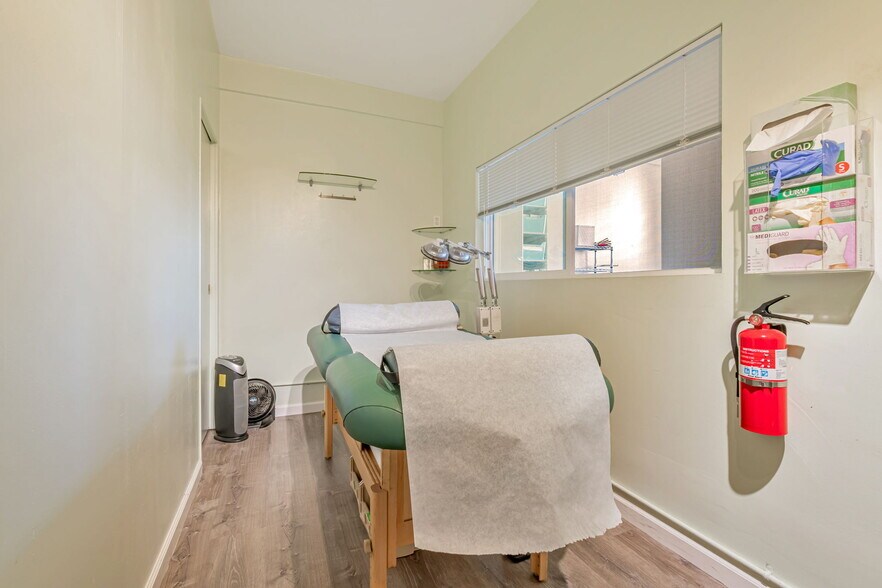 More Photos Of 1014 Clement St, San Francisco Storefront Retail Office For Sale