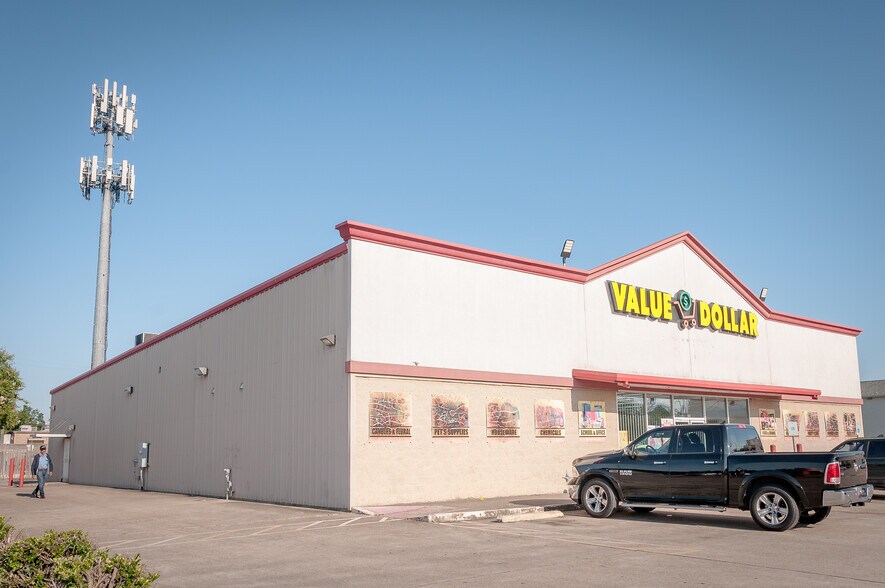 More Photos Of 6703 Telephone Rd, Houston Freestanding For Lease