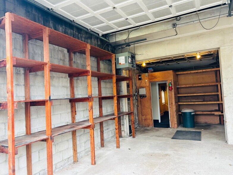 More Photos Of 23 Skillman St, Roslyn Flex For Lease