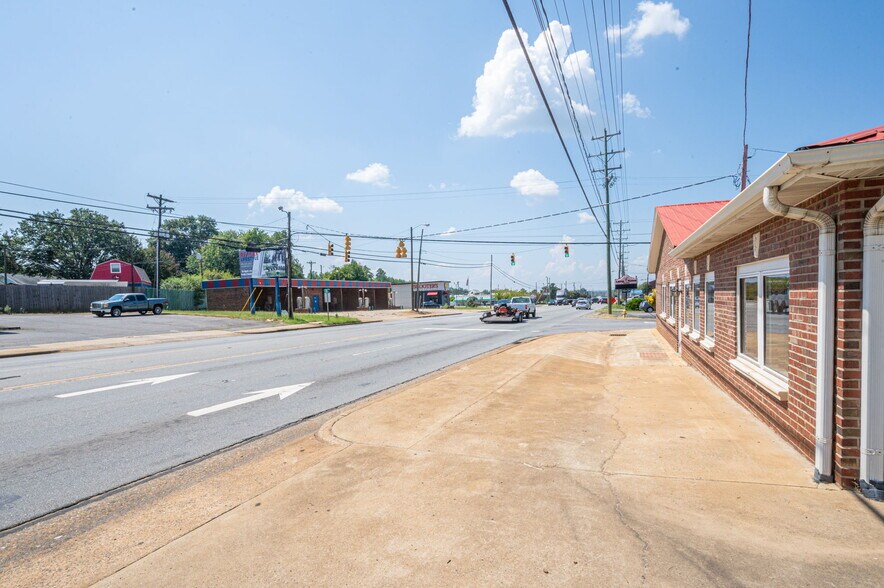 More Photos Of 2303 E Main St, Lincolnton Office For Sale