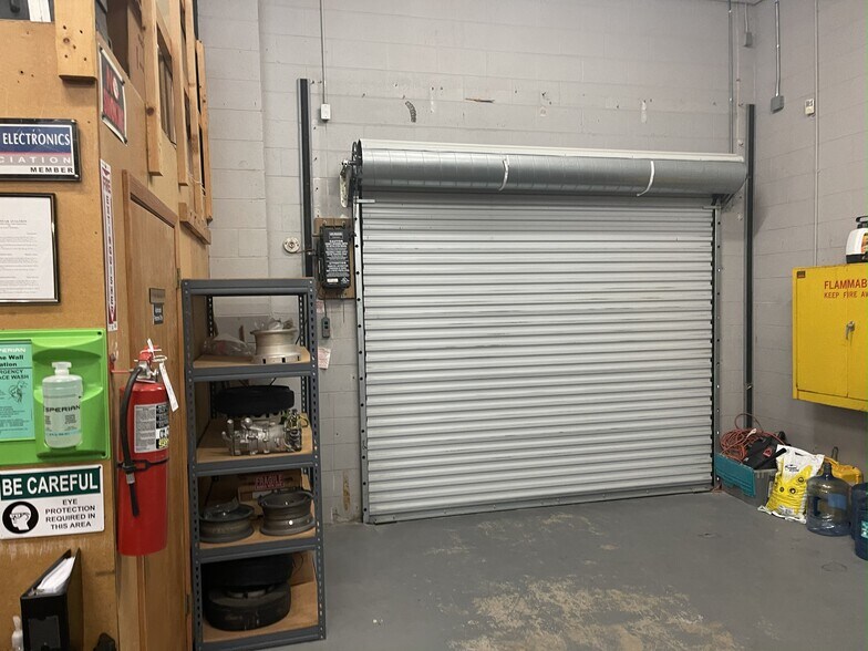 More Photos Of 2091 Dobbs Rd, Saint Augustine Flex For Sale