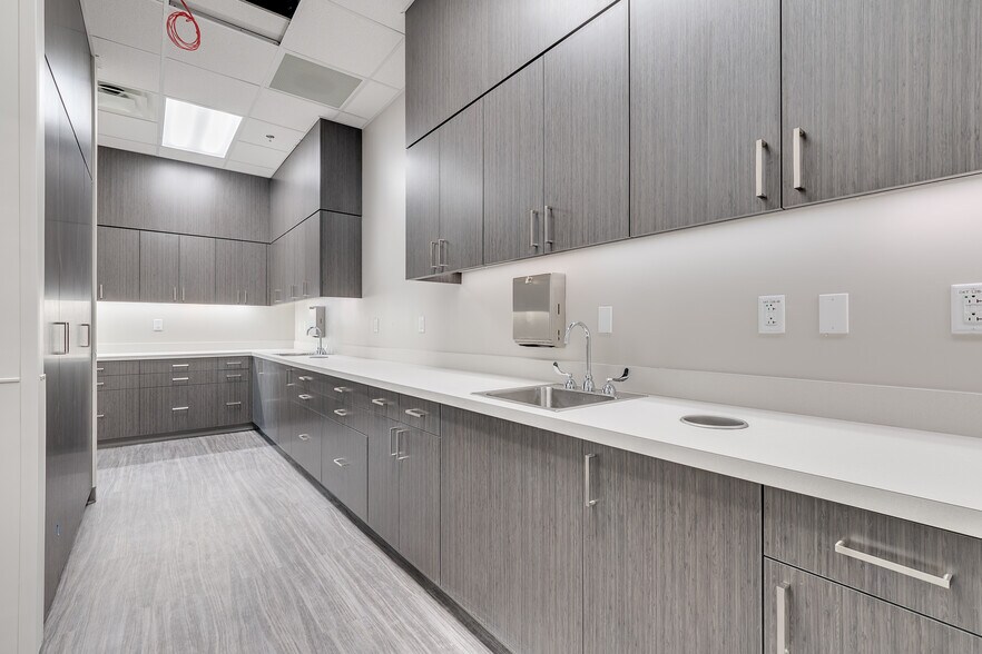 More Photos Of 4650 President George Bush Hwy, Sachse Medical For Lease