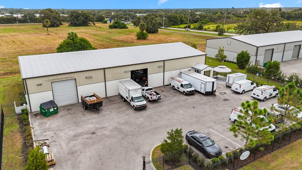 More Photos Of 6860 28th St Cir, Sarasota Warehouse For Sale